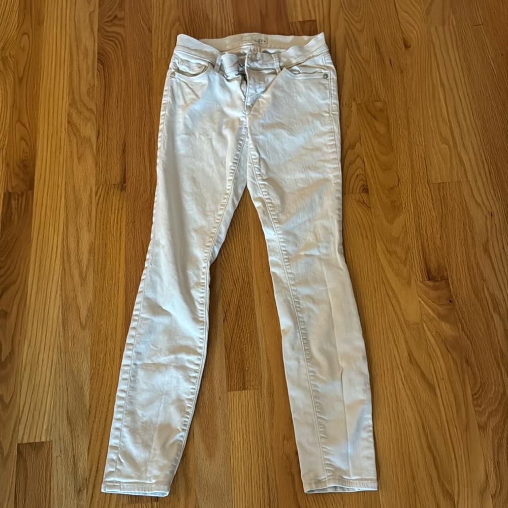 White jeans. GUC
